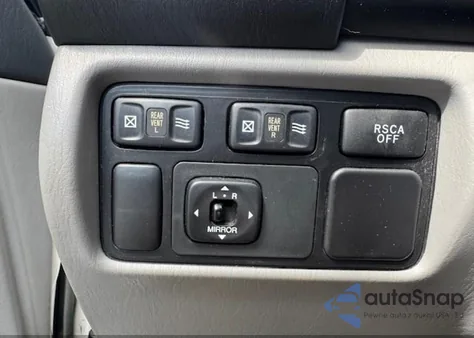 2005 Toyota Land Cruiser V8 z USA, uszkodzony, nr VIN JTEHT05J152076068